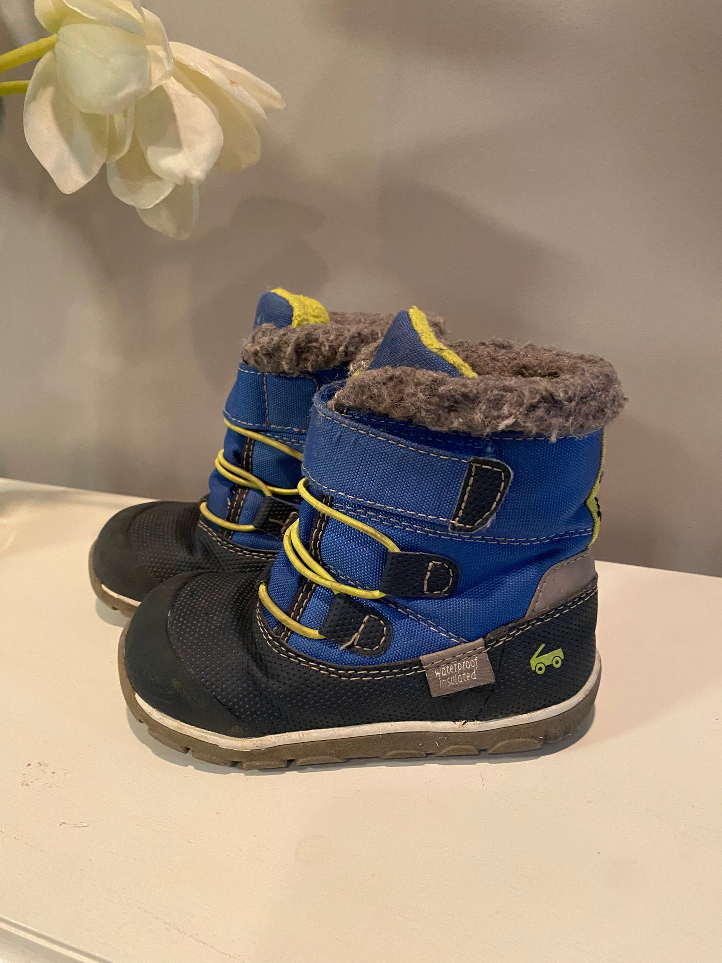 See Kai Run Gilman Waterproof/Insulated - Size 8