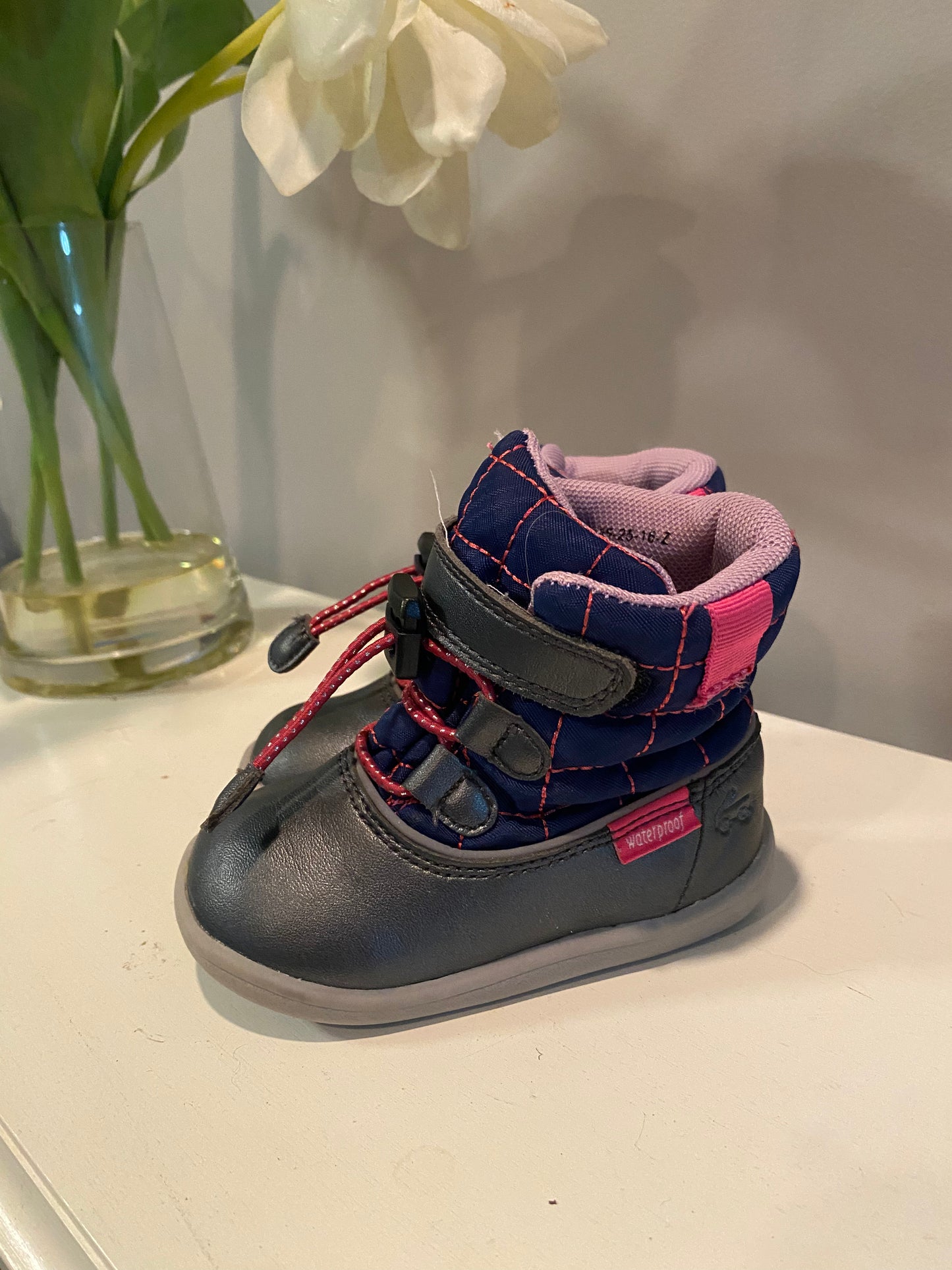 See Kai Run Boos - Size 5