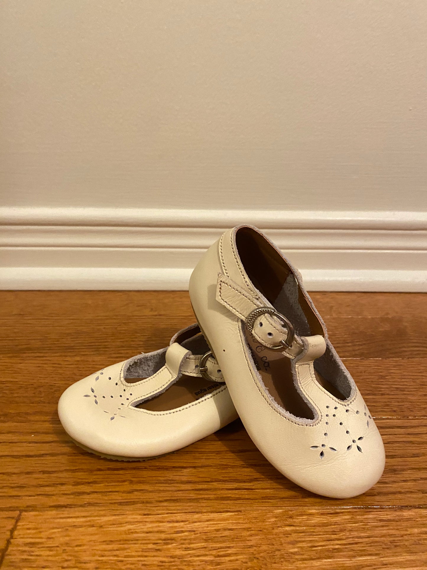 Adelisa & Co Leather Mary-Janes - baby size 5.0