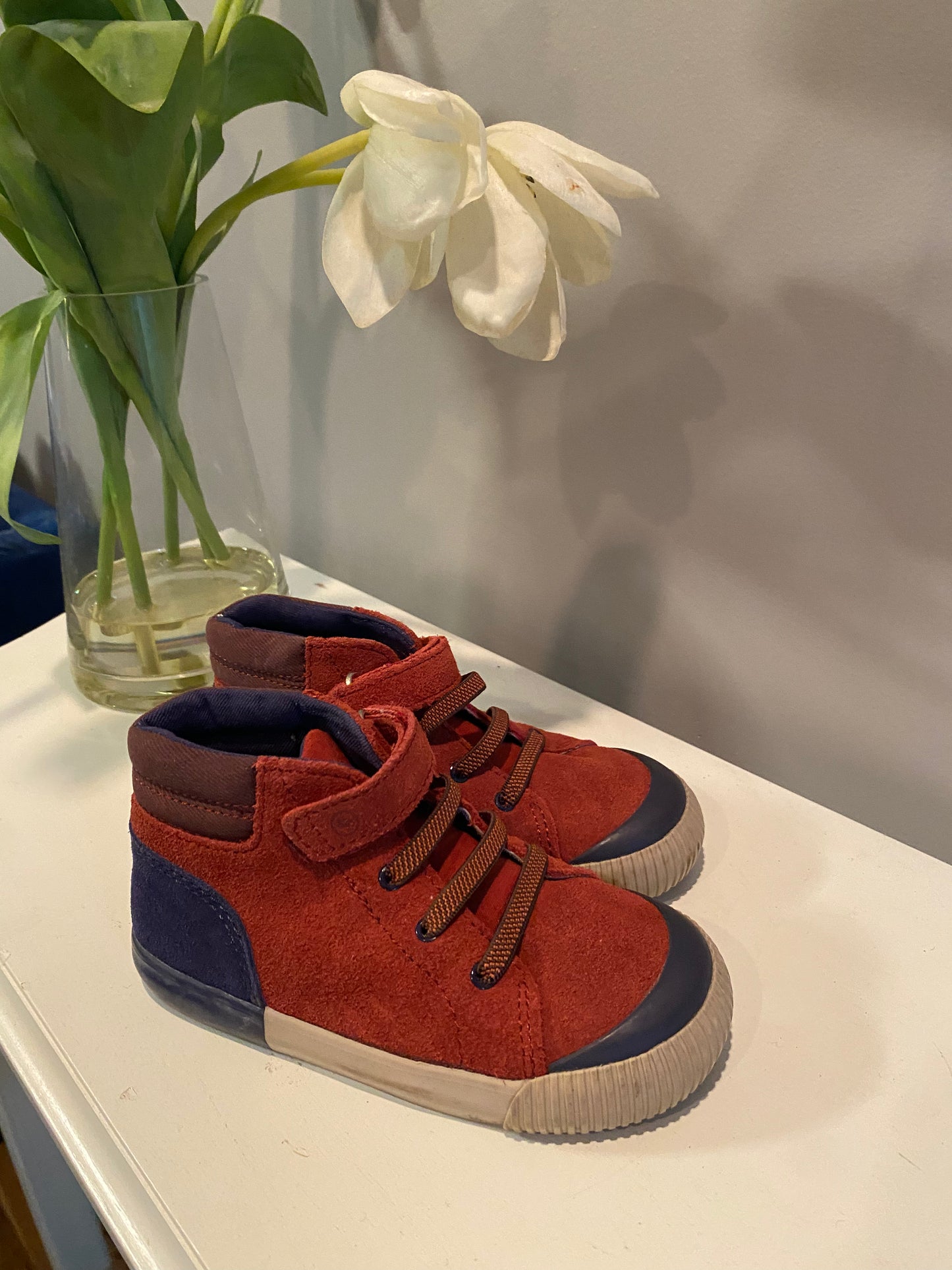 Stride Rite - Size 8.5