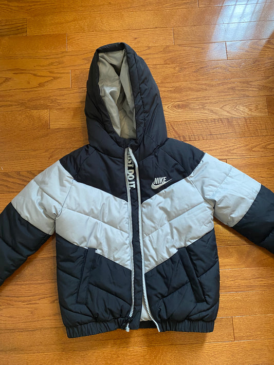 Nike All-day-play Puffer Jacket - Size 6